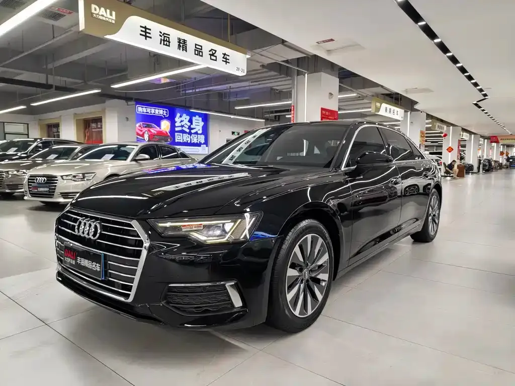 Audi A6L — фото 1