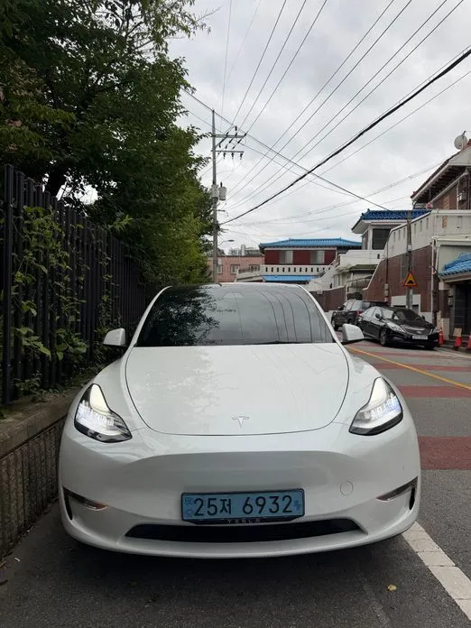 Tesla Model Y — фото 1