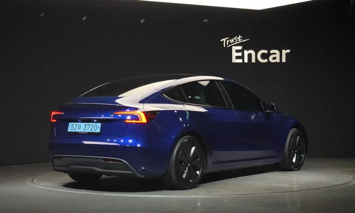 Tesla Model 3 — фото 5