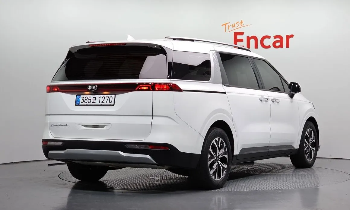 Kia Carnival — фото 2
