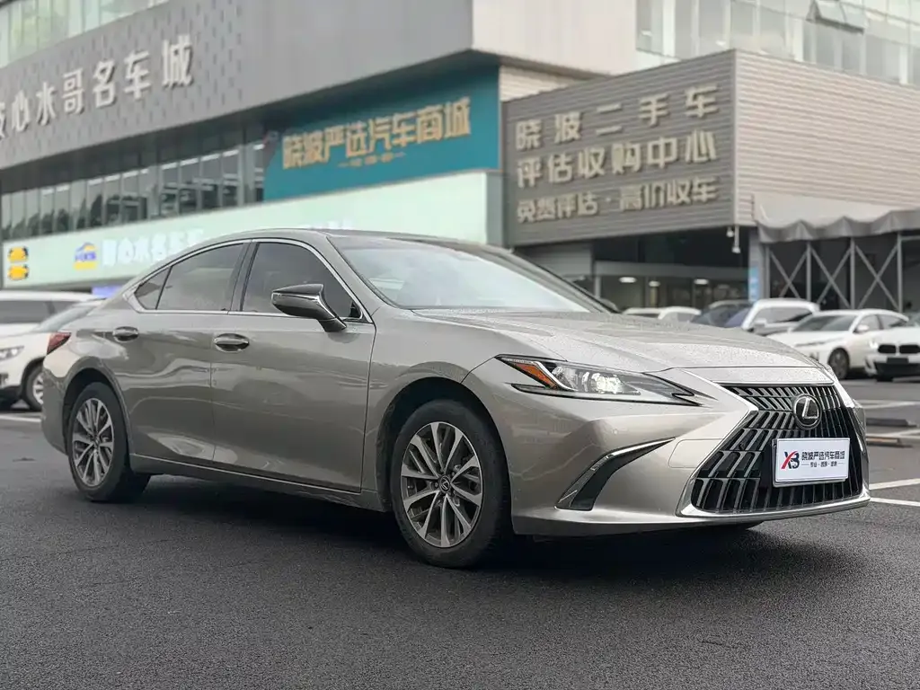 Lexus ES — фото 9