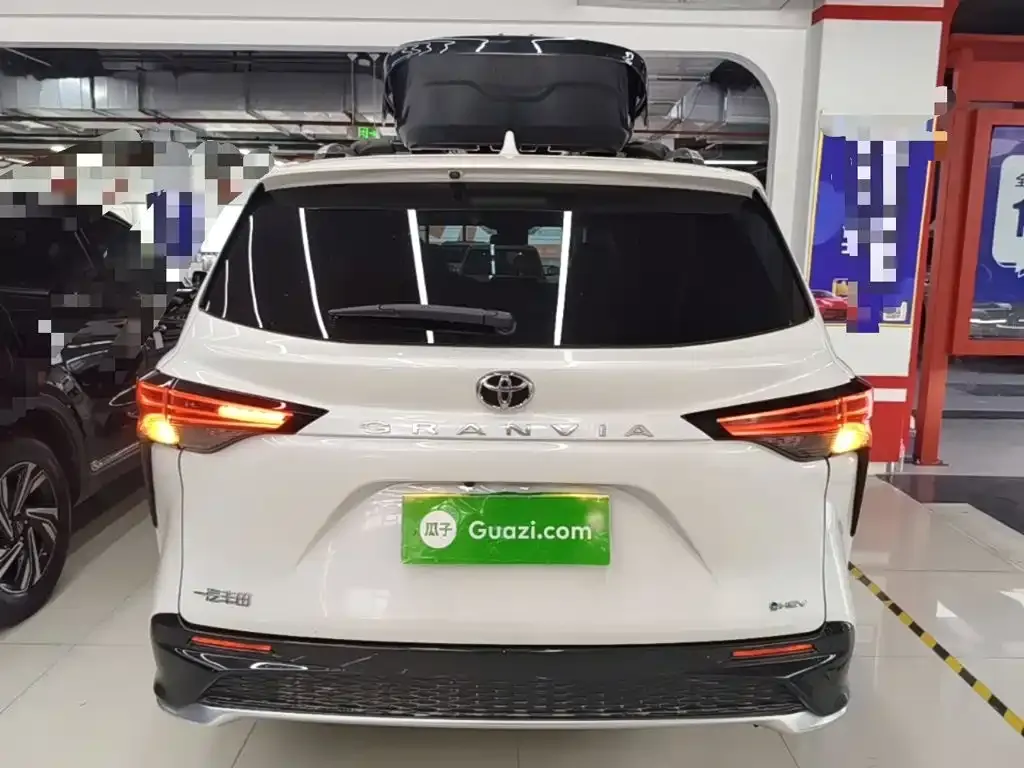Toyota Granvia — фото 10