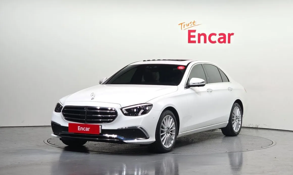 Mercedes-Benz E-Class — фото 1