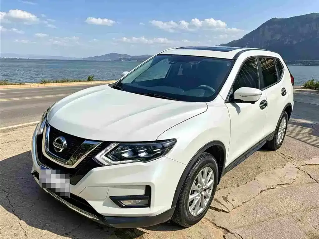 Nissan X-Trail — фото 1