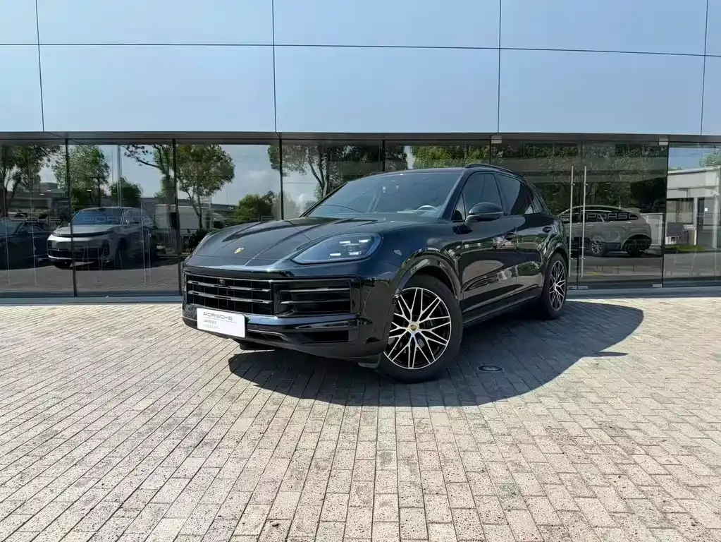 Porsche Cayenne — фото 1