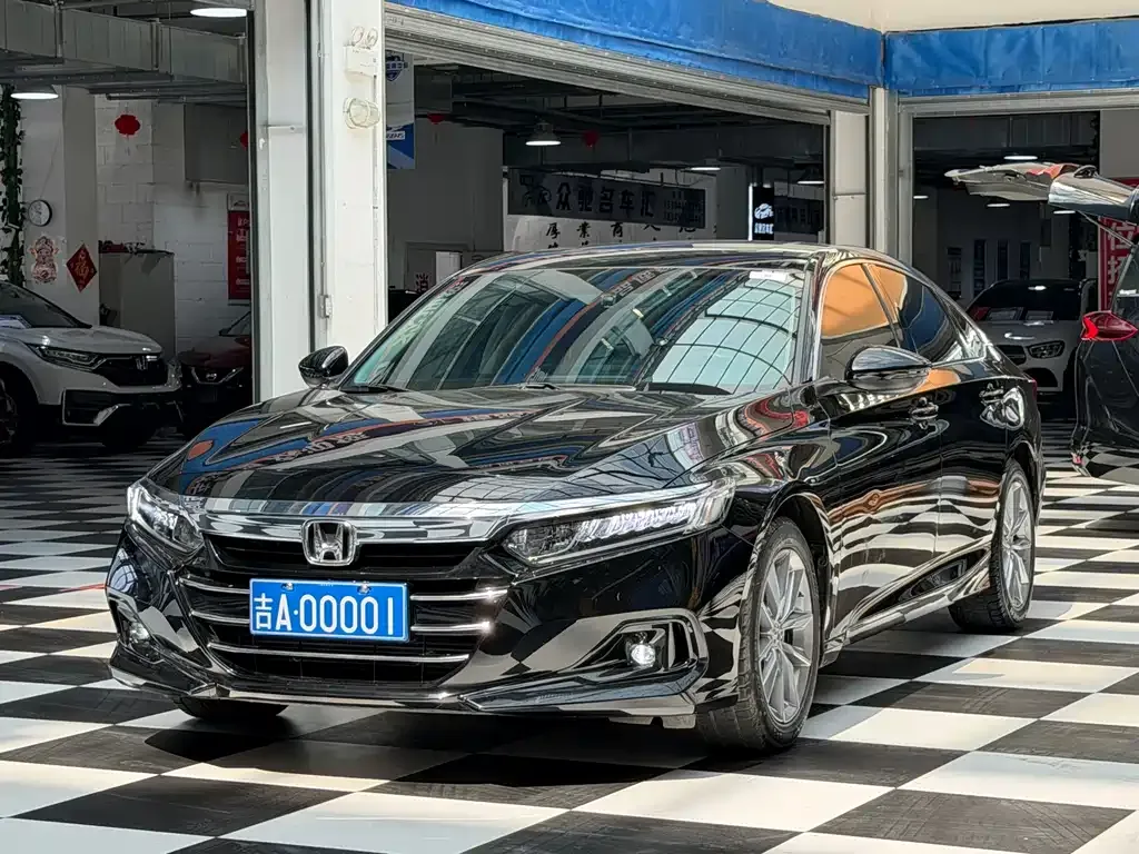 Honda Accord — фото 1