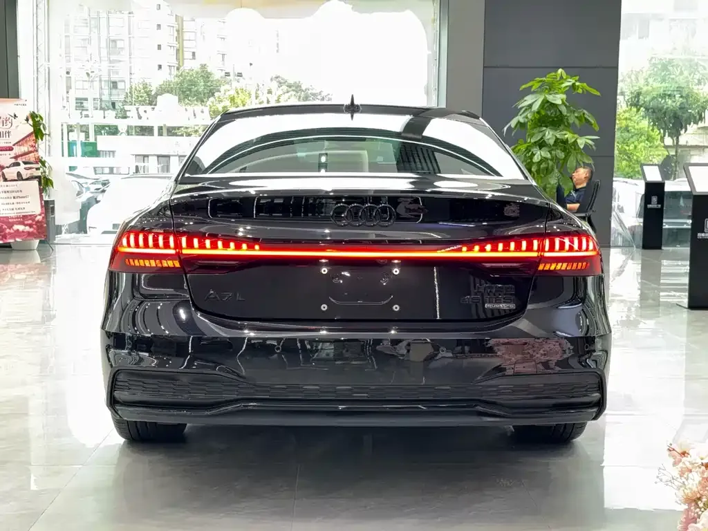Audi A7L — фото 2