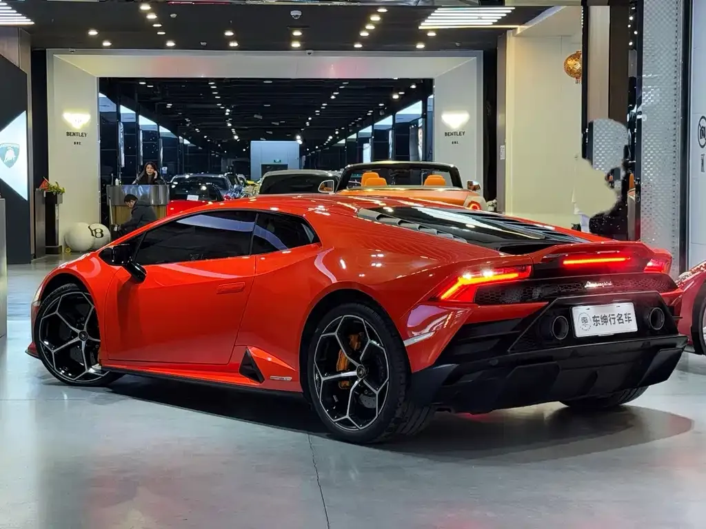 Lamborghini Huracan — фото 10