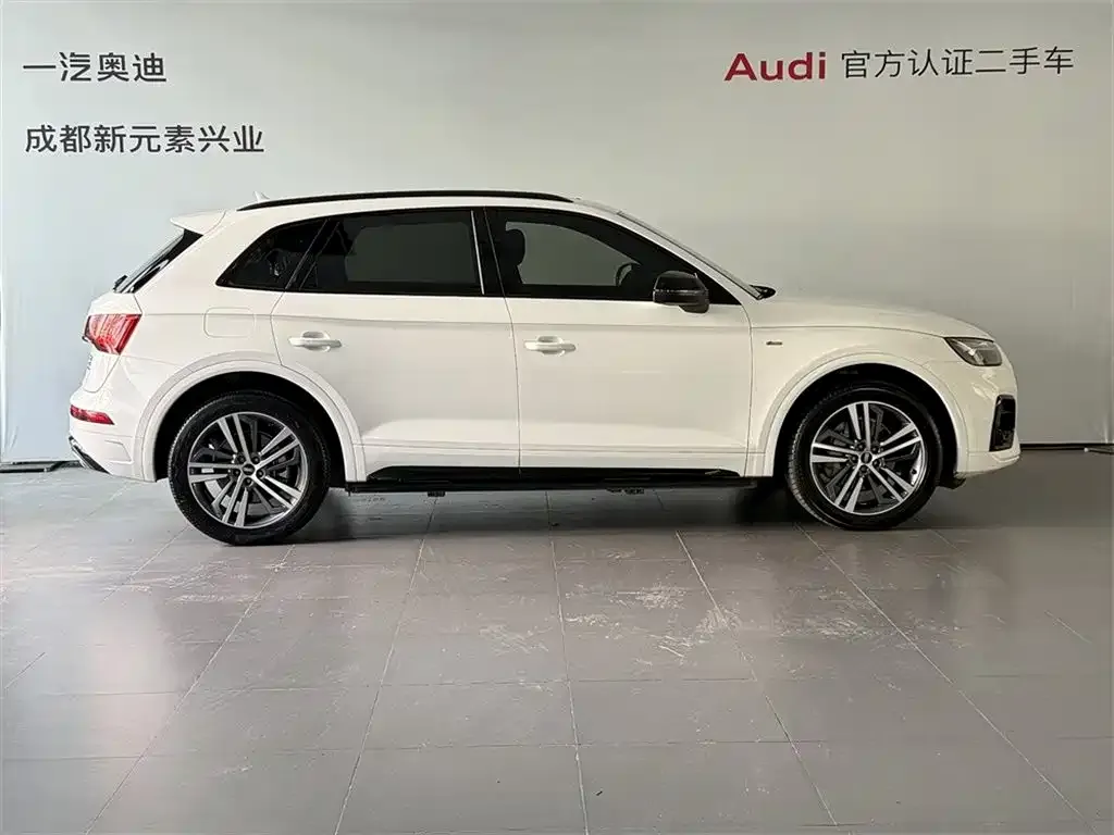 Audi Q5L — фото 7