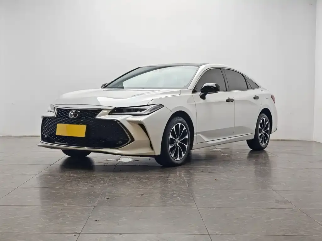 Toyota Avalon — фото 1