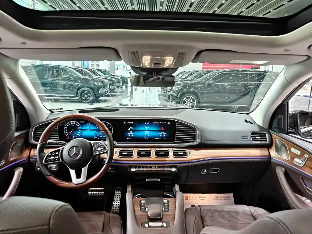 Mercedes-Benz GLS — фото 8