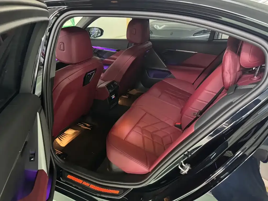BMW i5 — фото 10