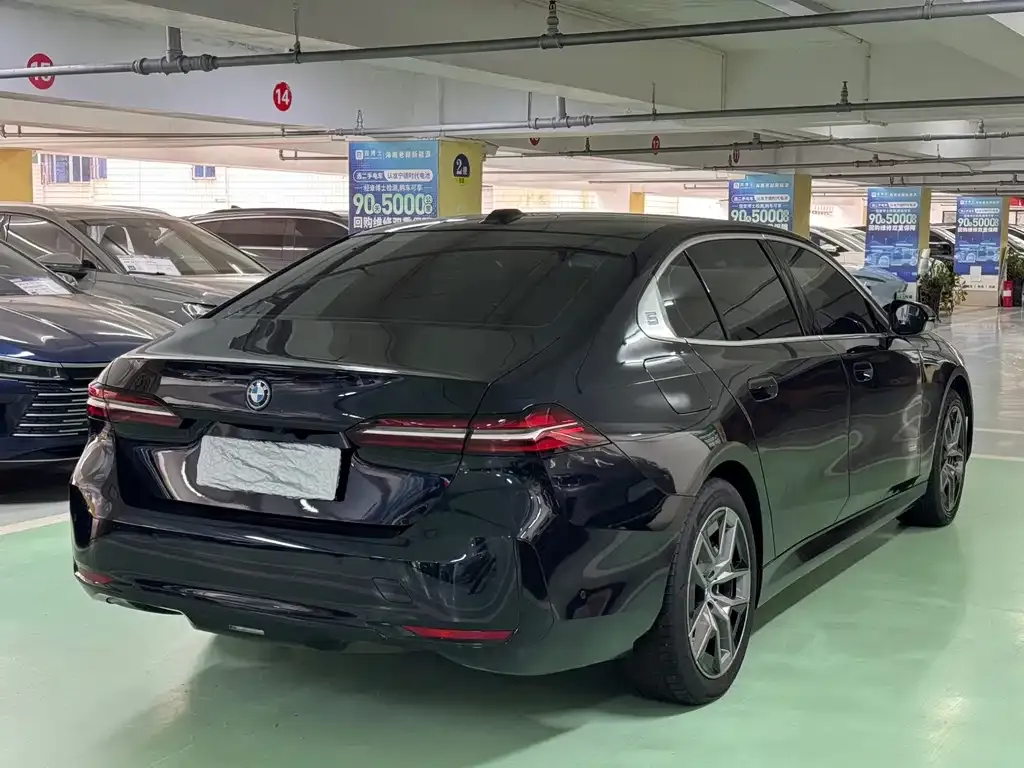 BMW i5 — фото 2