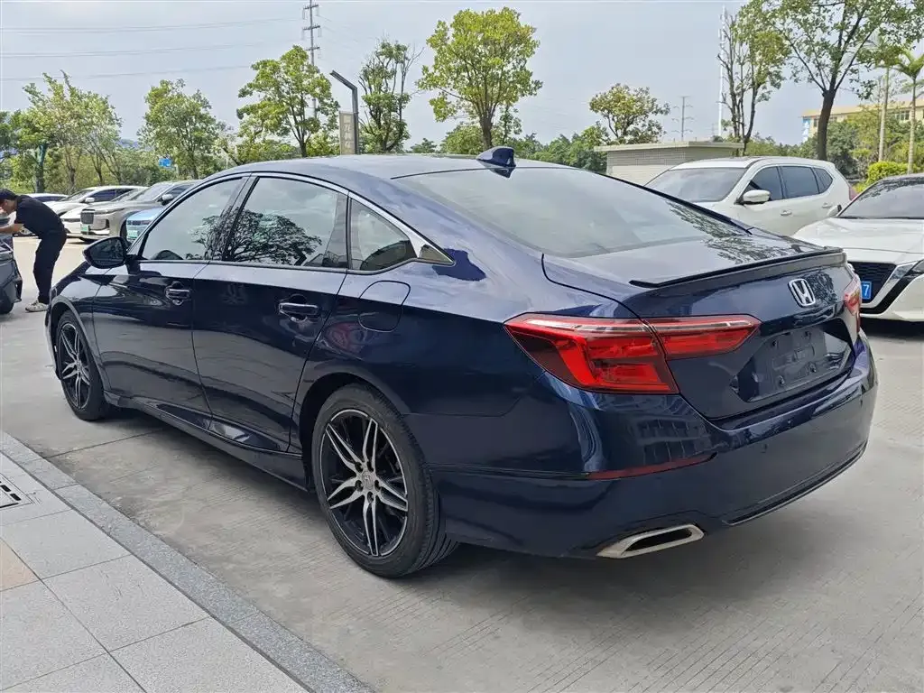 Honda Inspire — фото 9