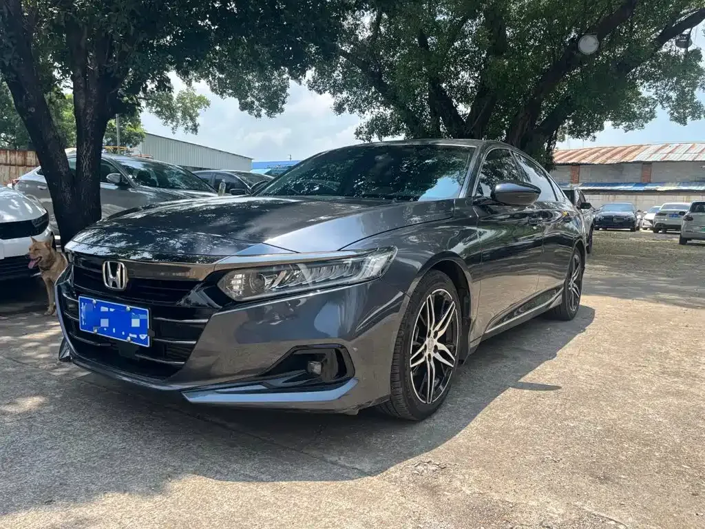 Honda Accord — фото 1