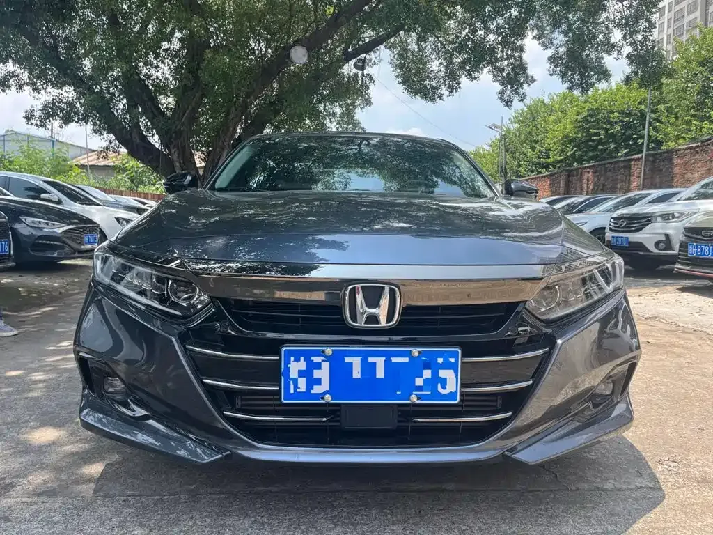 Honda Accord — фото 10