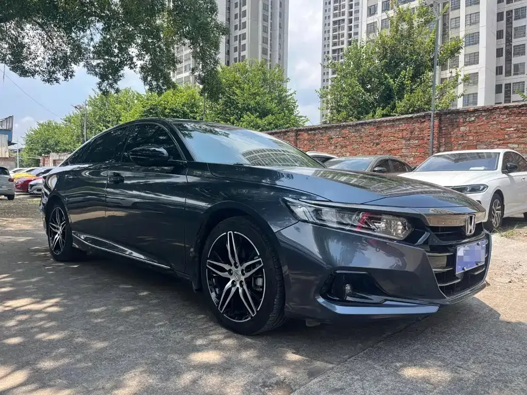 Honda Accord — фото 9