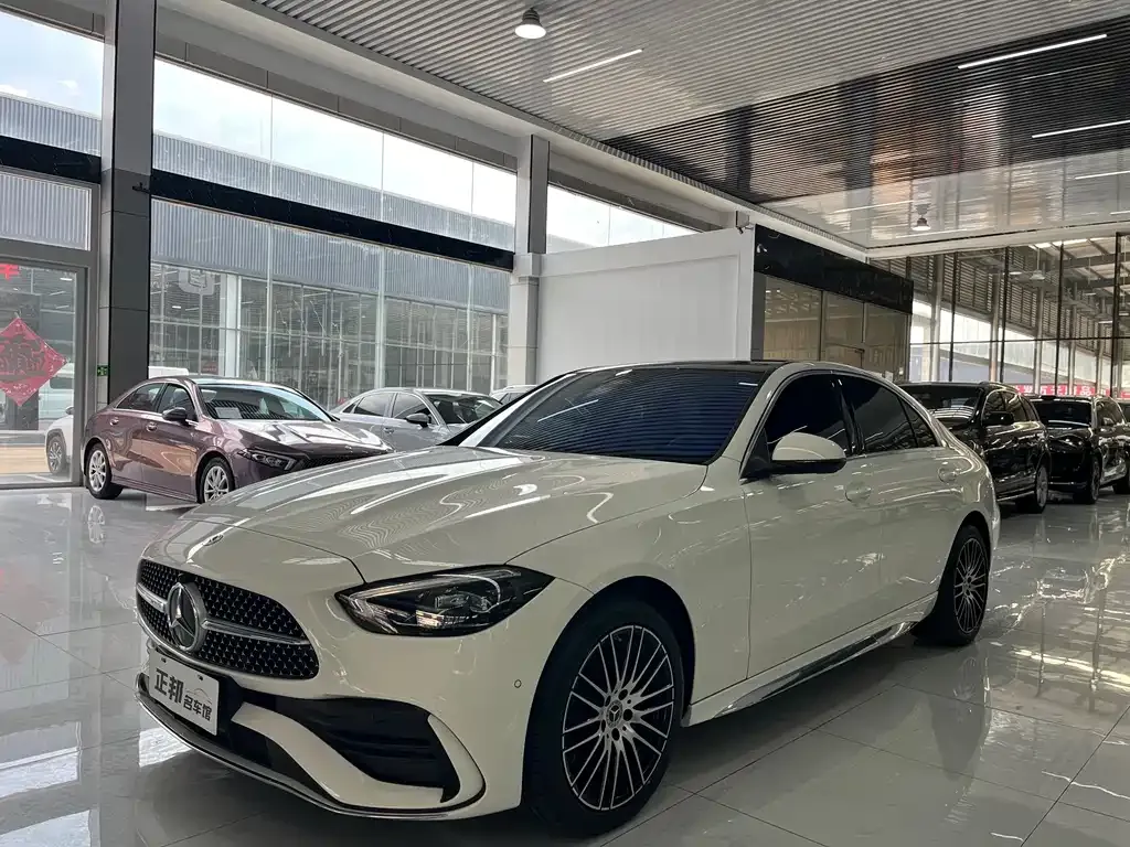 Mercedes-Benz C-Class — фото 1