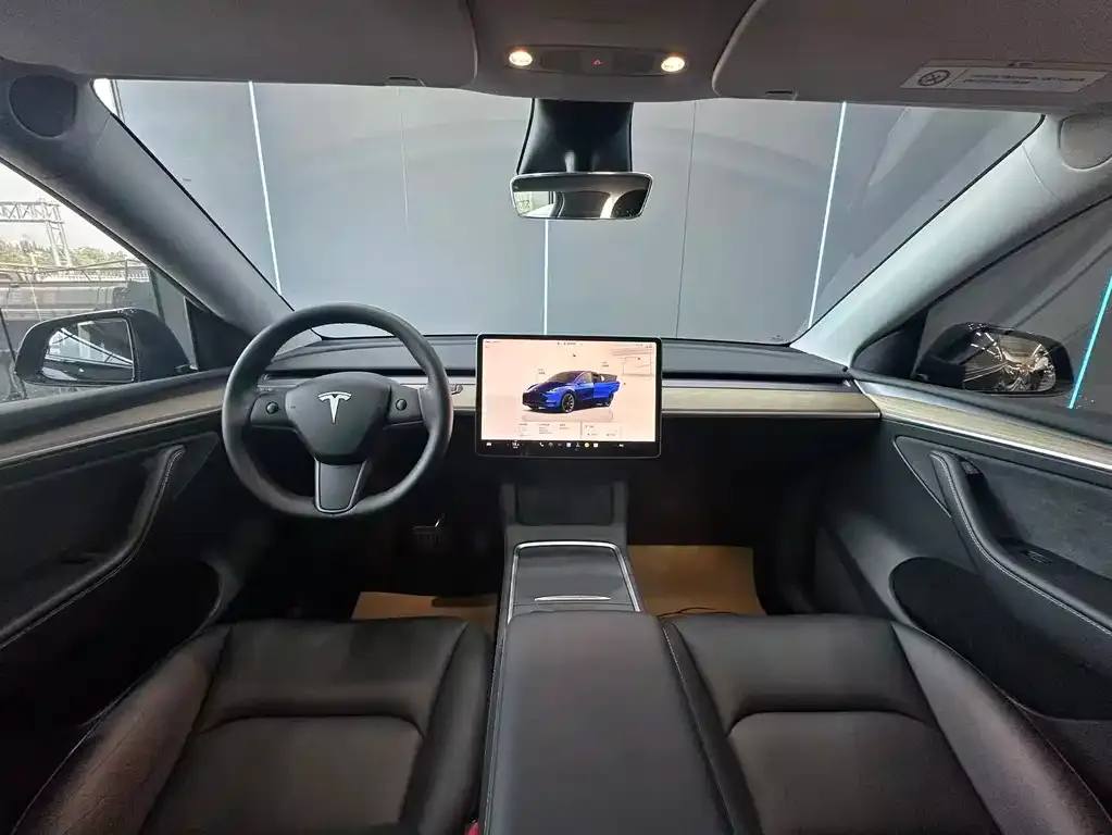 Tesla Model Y — фото 3