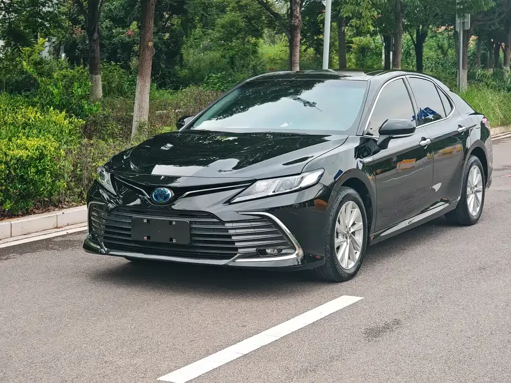 Toyota Camry — фото 7