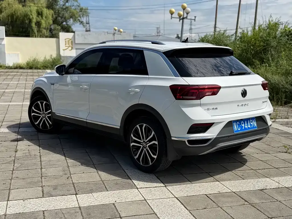 Volkswagen T-Roc — фото 8