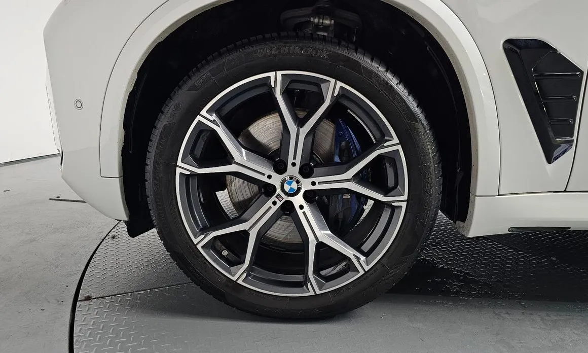 BMW X5 — фото 9