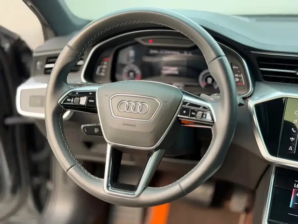 Audi A6L — фото 9