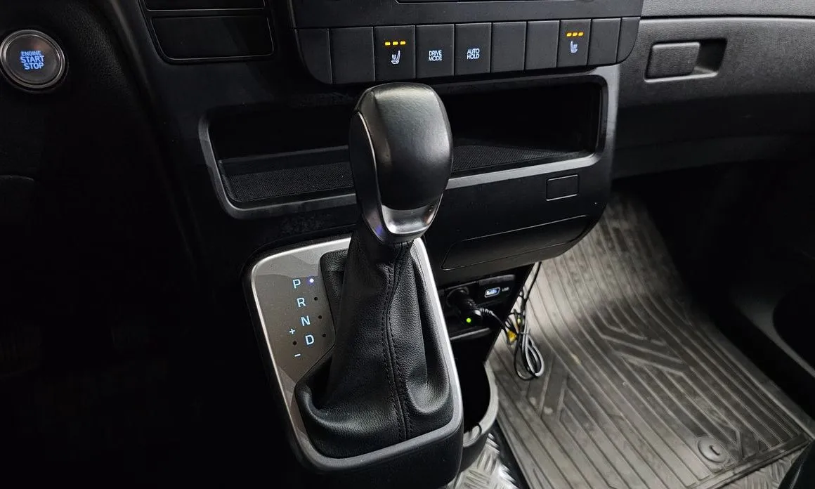 Hyundai Staria — фото 2