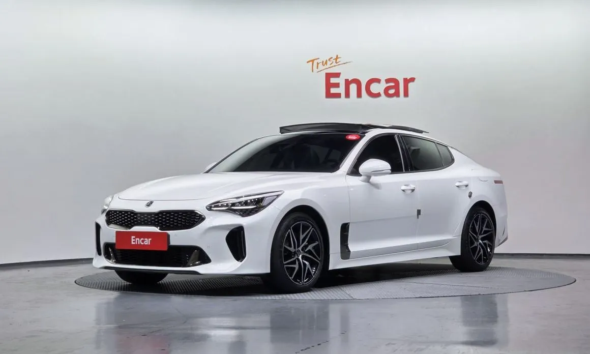 Kia Stinger — фото 1