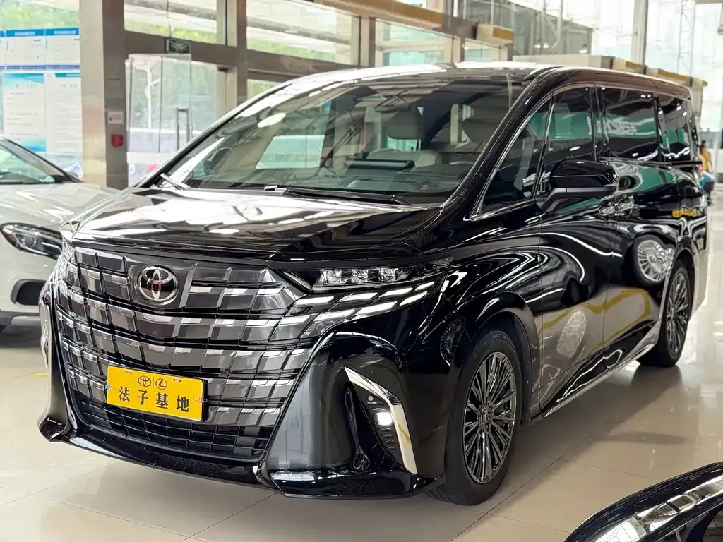 Toyota Alphard — фото 8