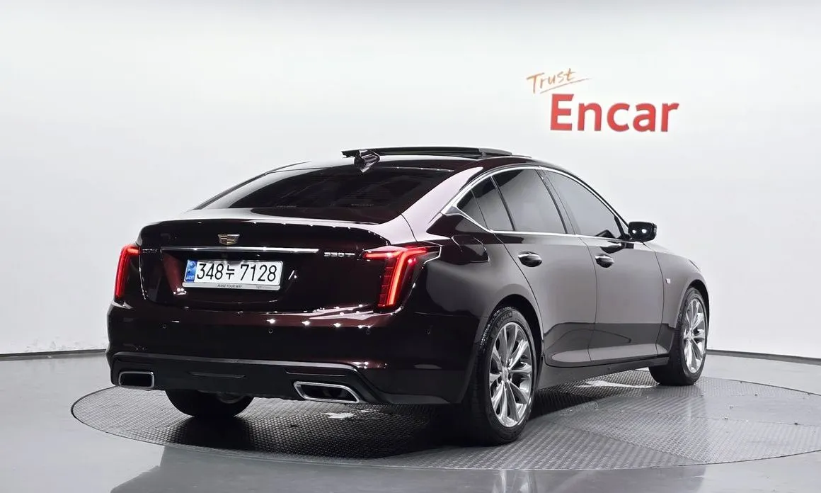 Cadillac CT5 — фото 6