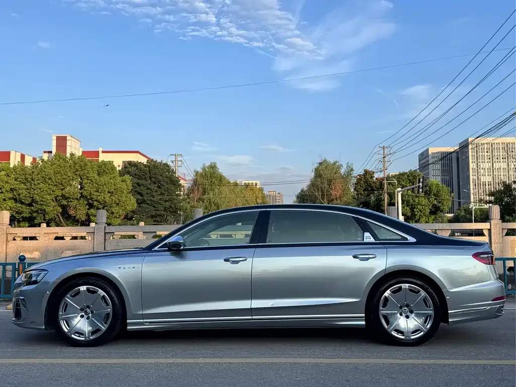 Audi A8 — фото 5