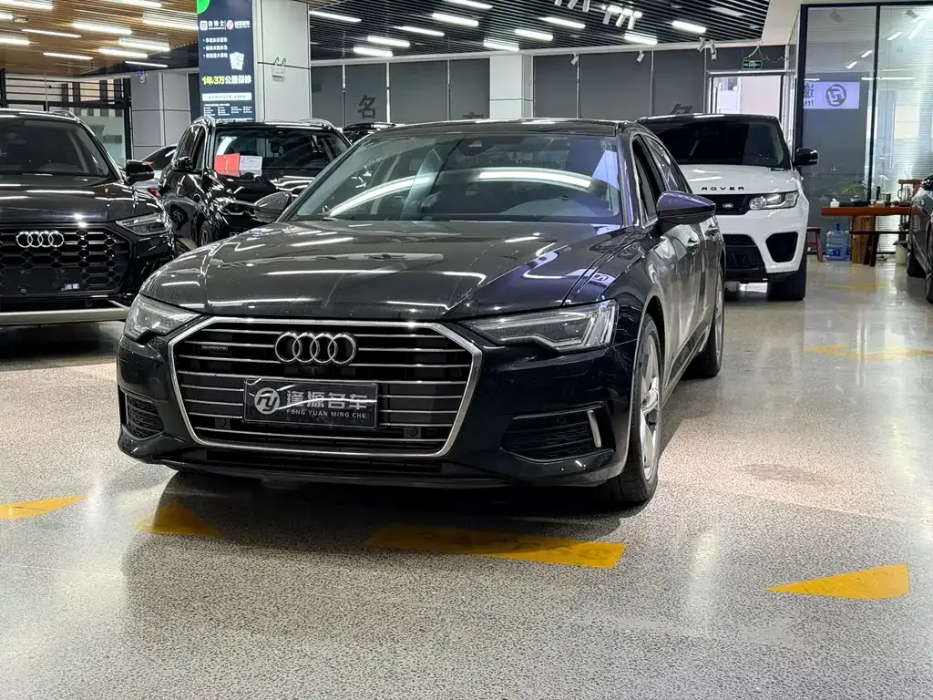 Audi A6L — фото 1