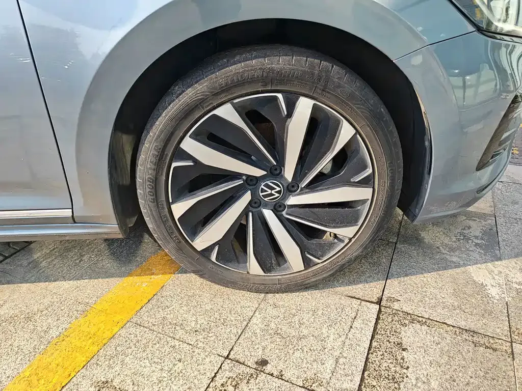 Volkswagen Passat — фото 10