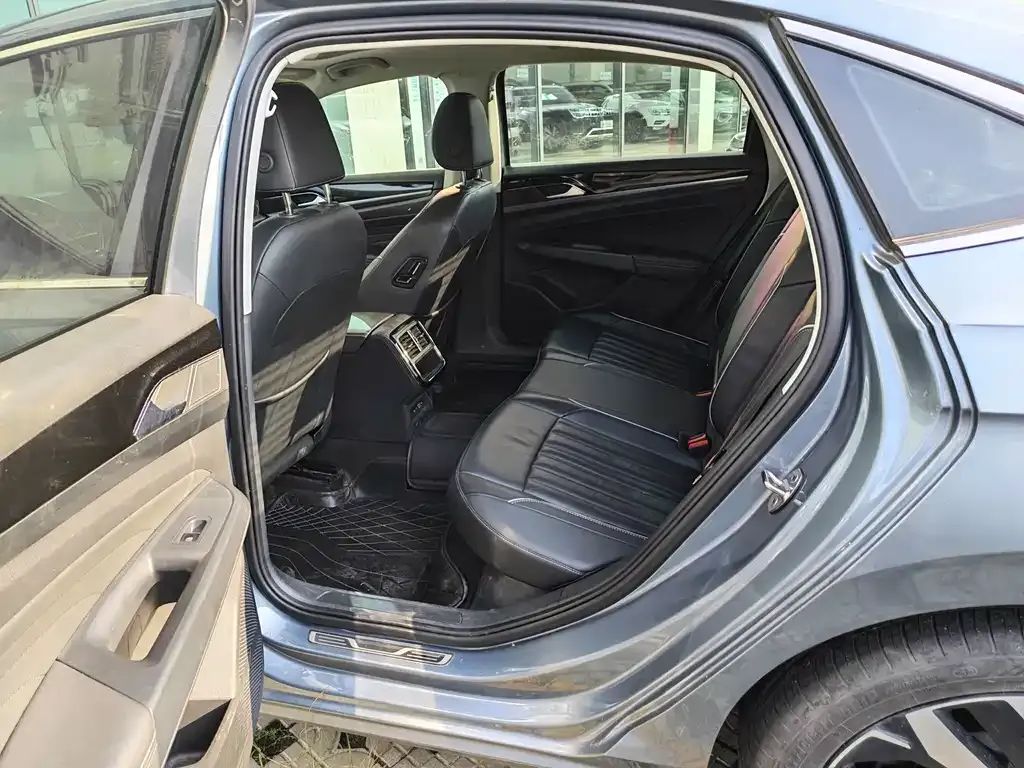 Volkswagen Passat — фото 3