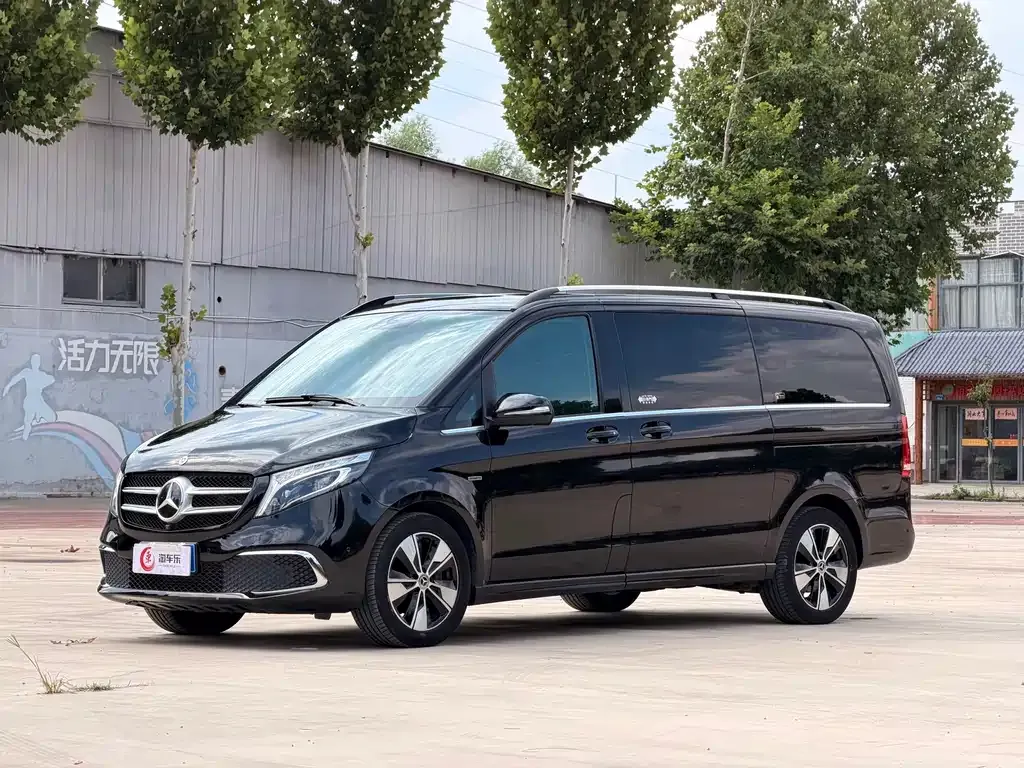 Mercedes-Benz V-Class — фото 1