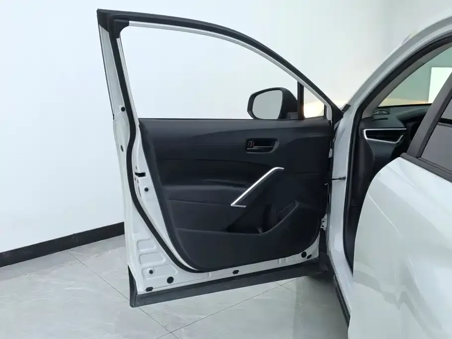 Toyota Corolla Cross — фото 9