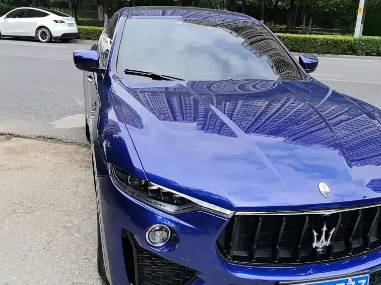 Maserati Levante — фото 1