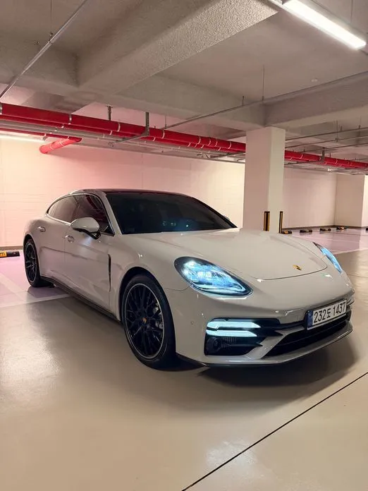 Porsche Panamera — фото 1