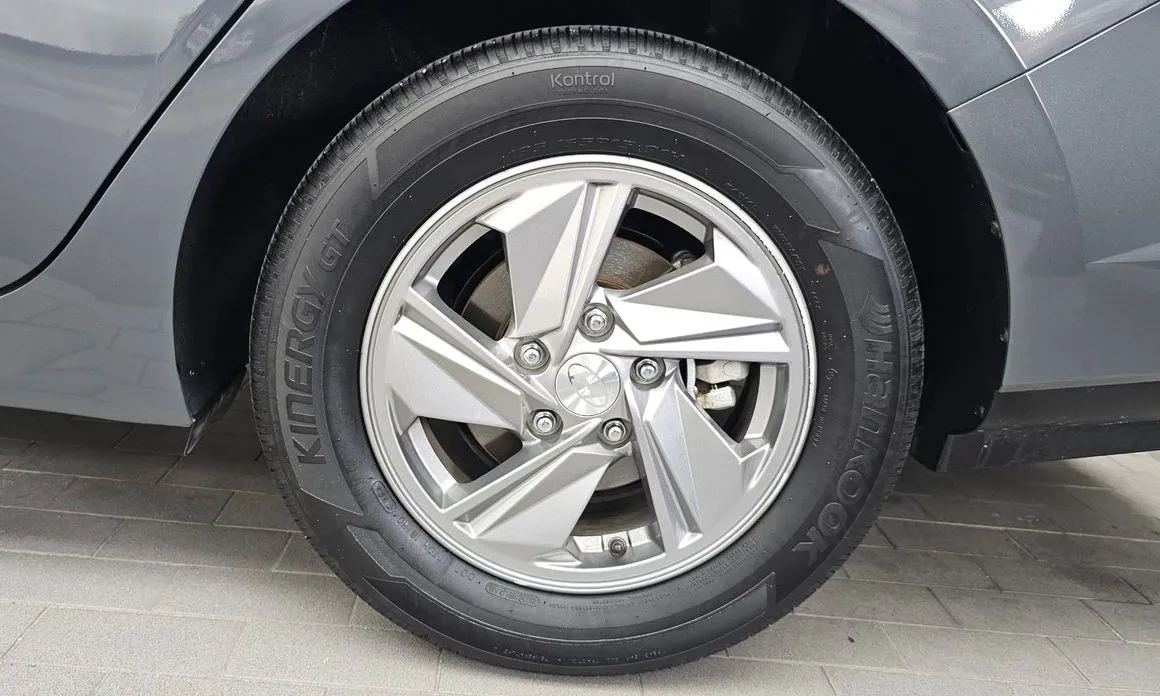 Hyundai AVANTE — фото 3