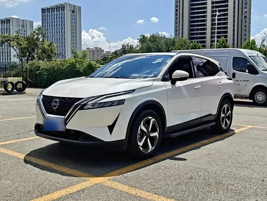 Nissan Qashqai — фото 1