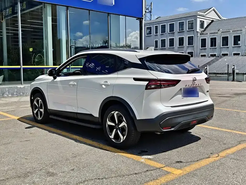 Nissan Qashqai — фото 8