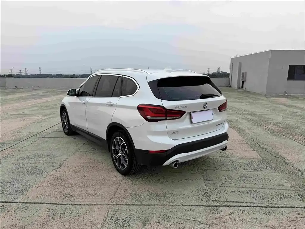 BMW X1 — фото 9