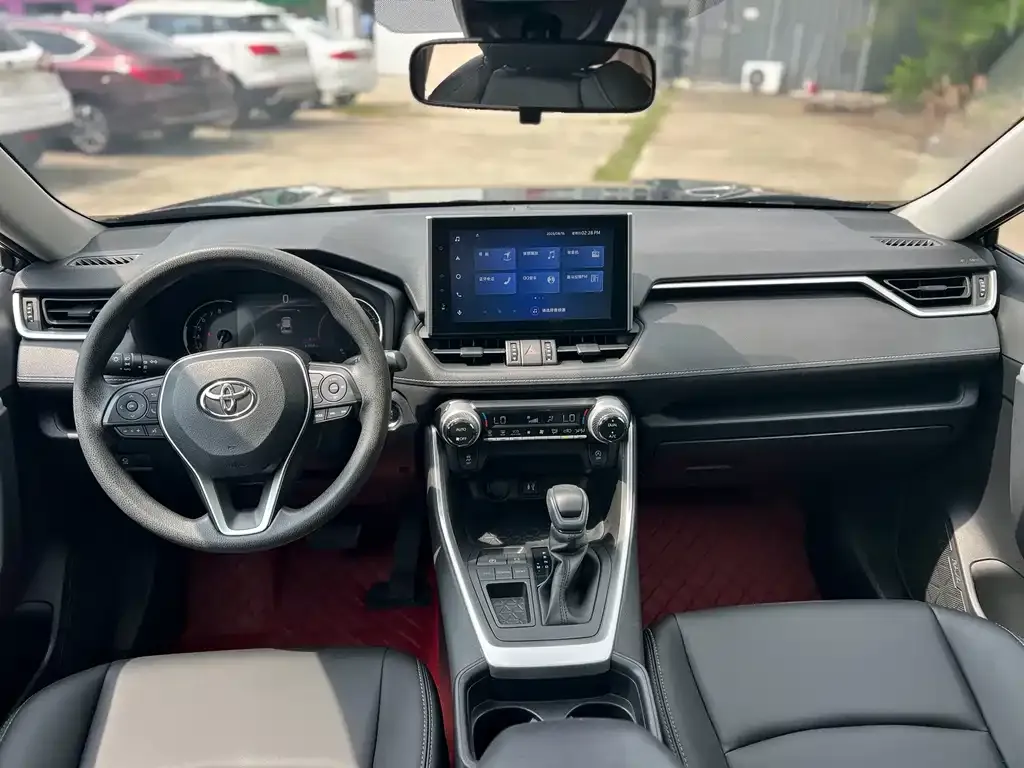 Toyota RAV4 — фото 4