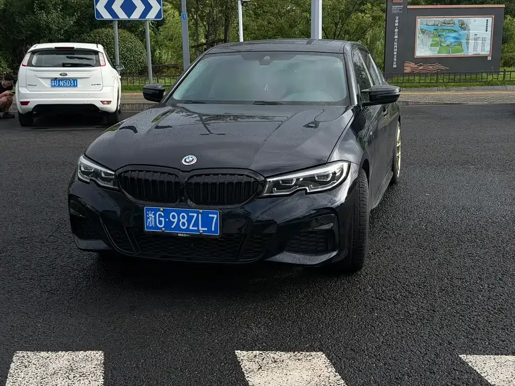BMW 3 Series — фото 1