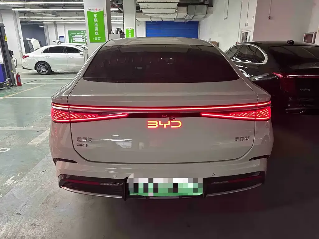 BYD Seal 07 DM-i — фото 10