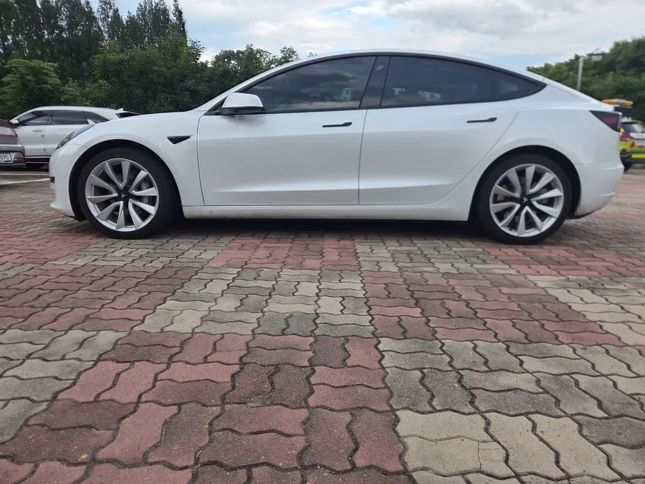 Tesla Model 3 — фото 4
