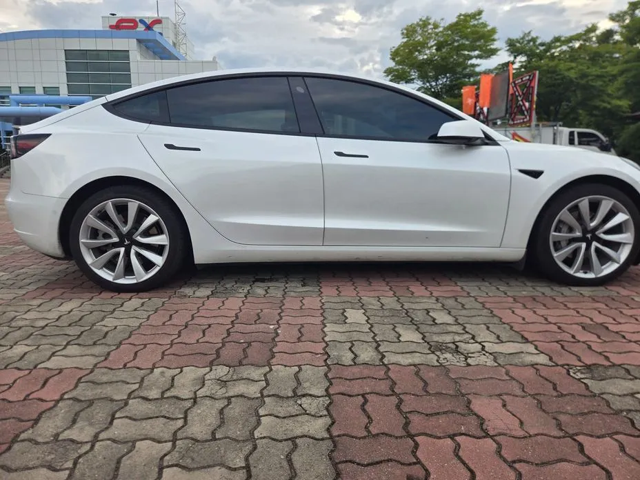 Tesla Model 3 — фото 6
