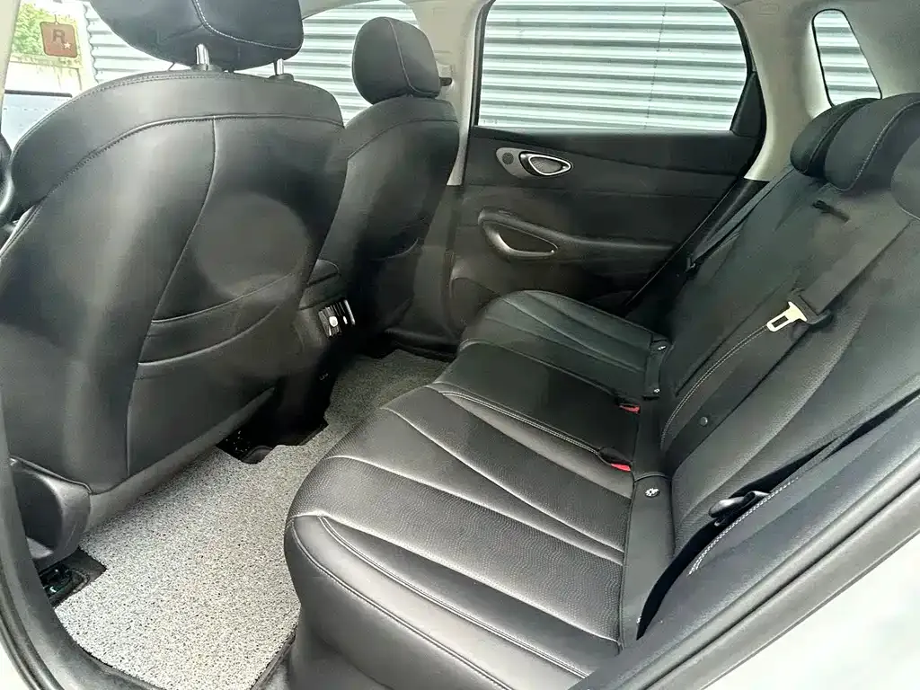BYD Hiace 05 EV — фото 4