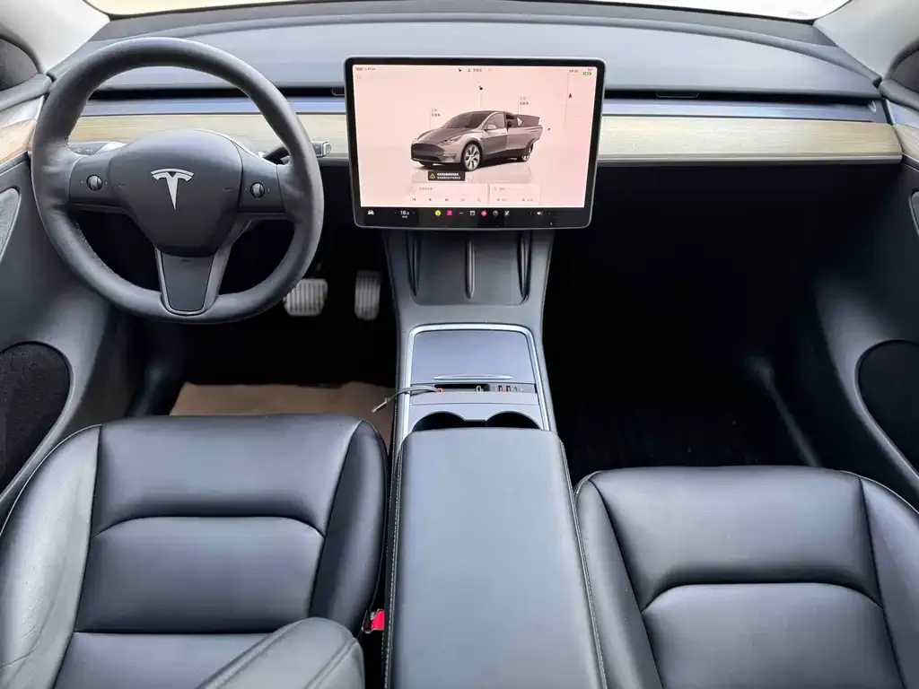 Tesla Model Y — фото 4